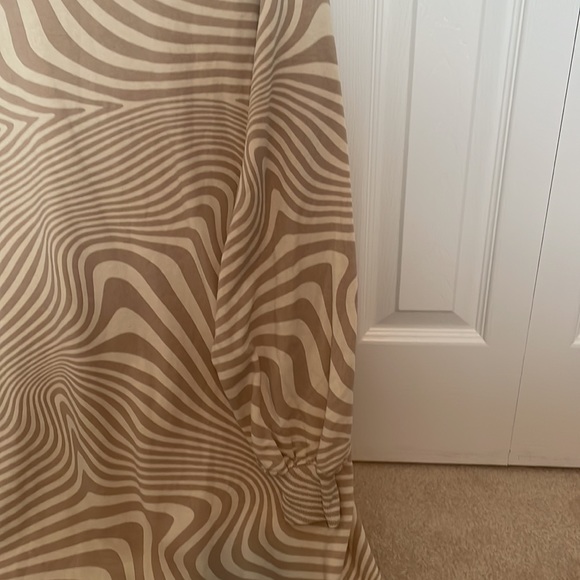 H&M sweatshirt dress tan and cream - Picture 4 of 5